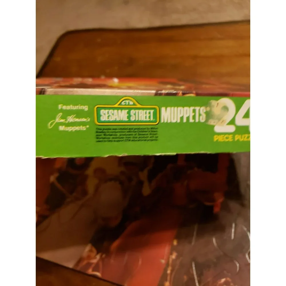 Milton Bradley Vintage Sesame Street Muppets 24 Piece Gonzo‎ Puzzle
